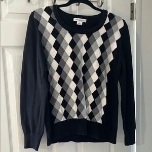 Liz Claiborne Black and White Crew Neck Sweater with Zigzag Pattern